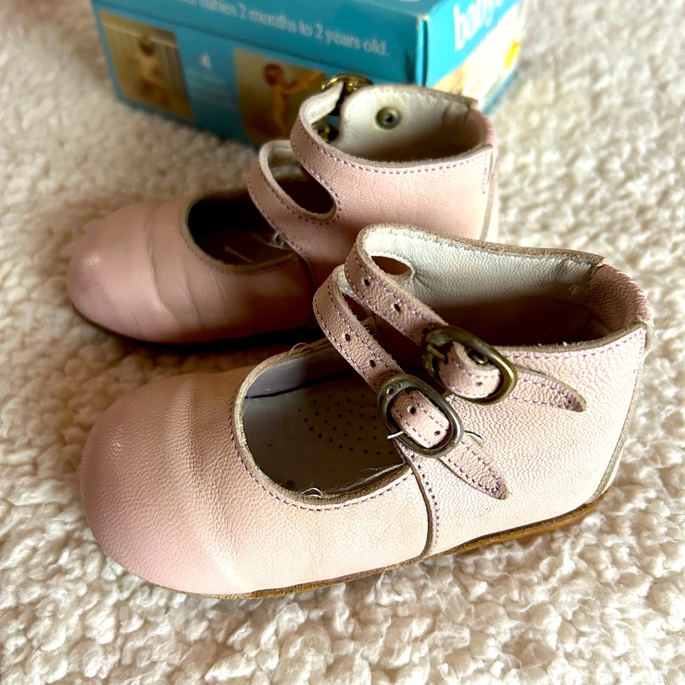 Vintage Baby Botte Pink goat leather shoes with hi-top and double buckle. Sz 3.5